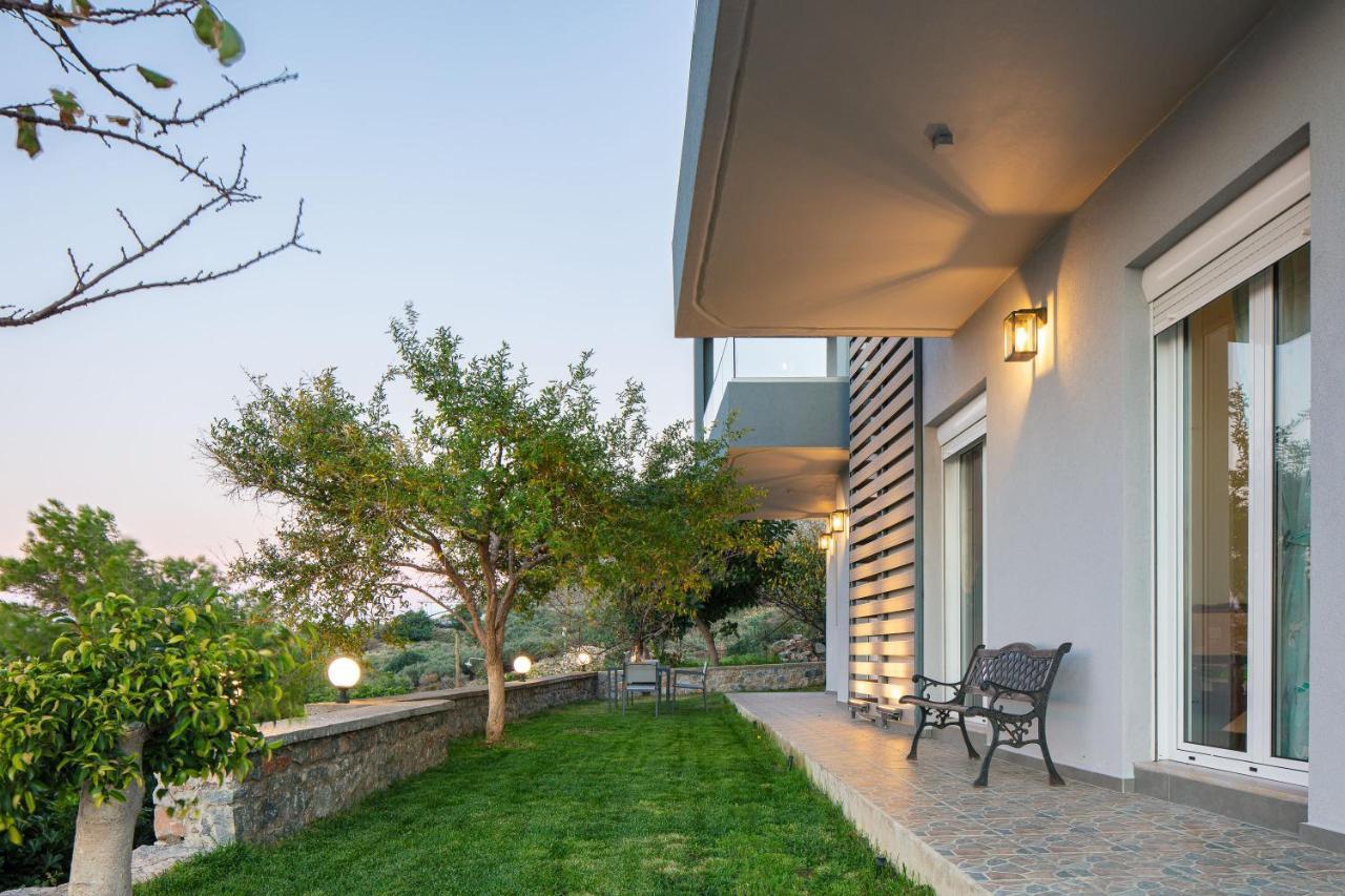 Pietra Di Mare Aparthotel Petres  ภายนอก รูปภาพ