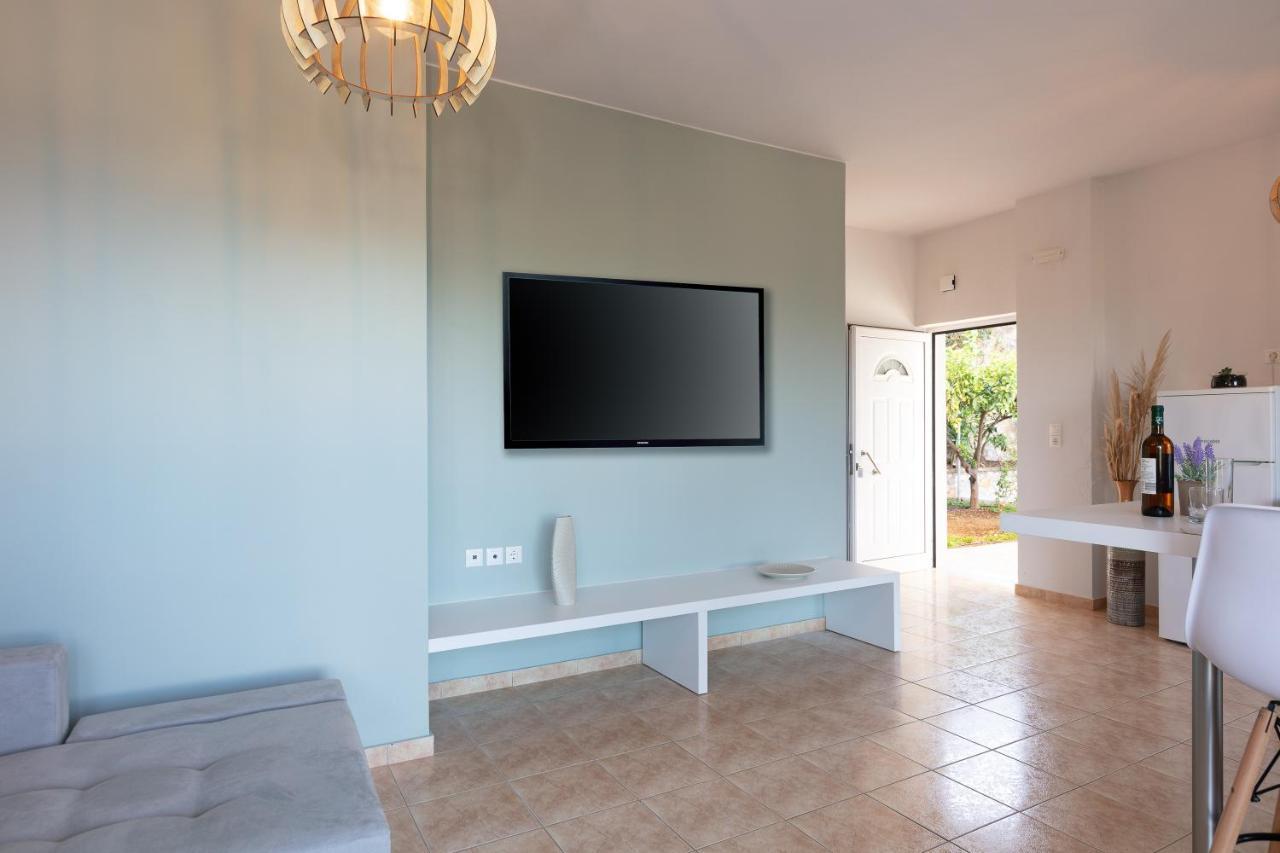 Pietra Di Mare Aparthotel Petres  ภายนอก รูปภาพ