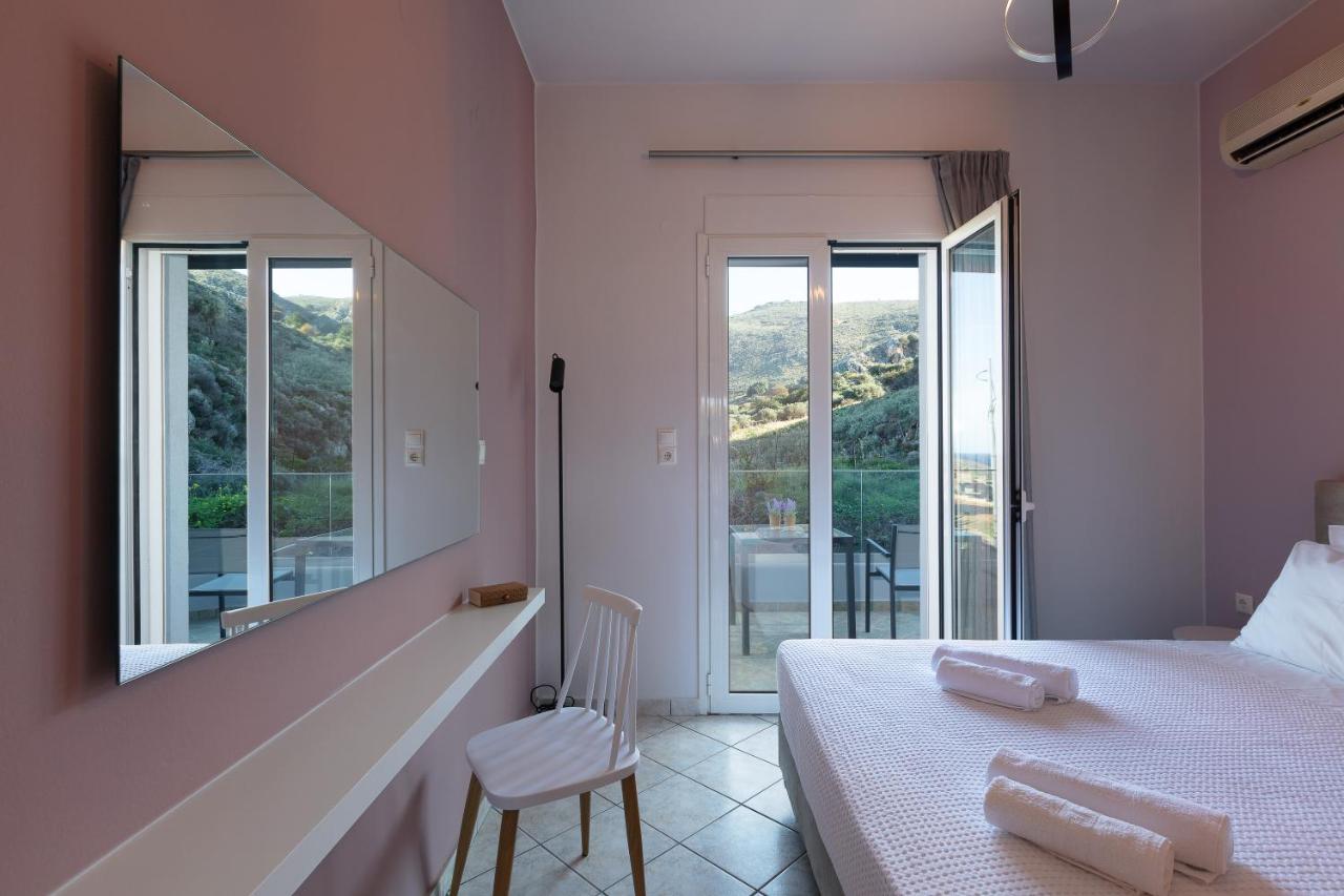 Pietra Di Mare Aparthotel Petres  ภายนอก รูปภาพ