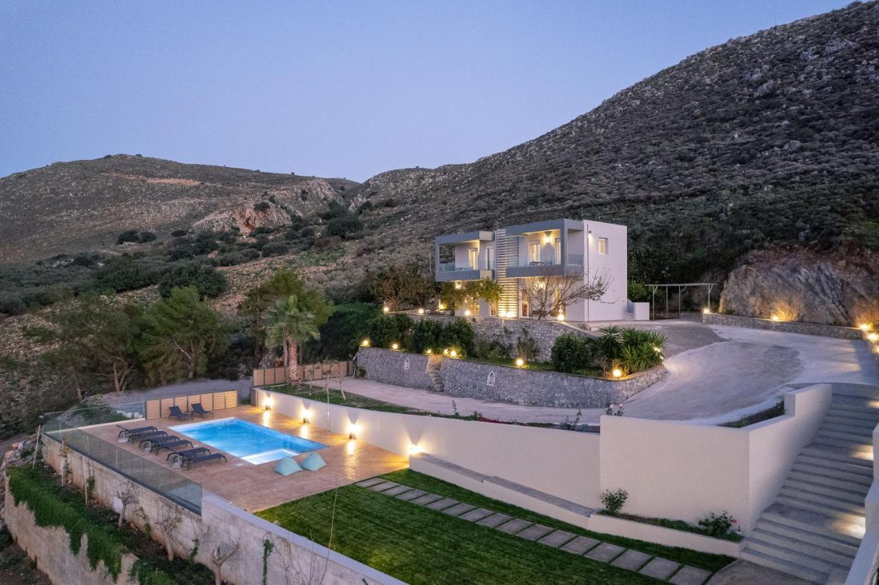 Pietra Di Mare Aparthotel Petres  ภายนอก รูปภาพ