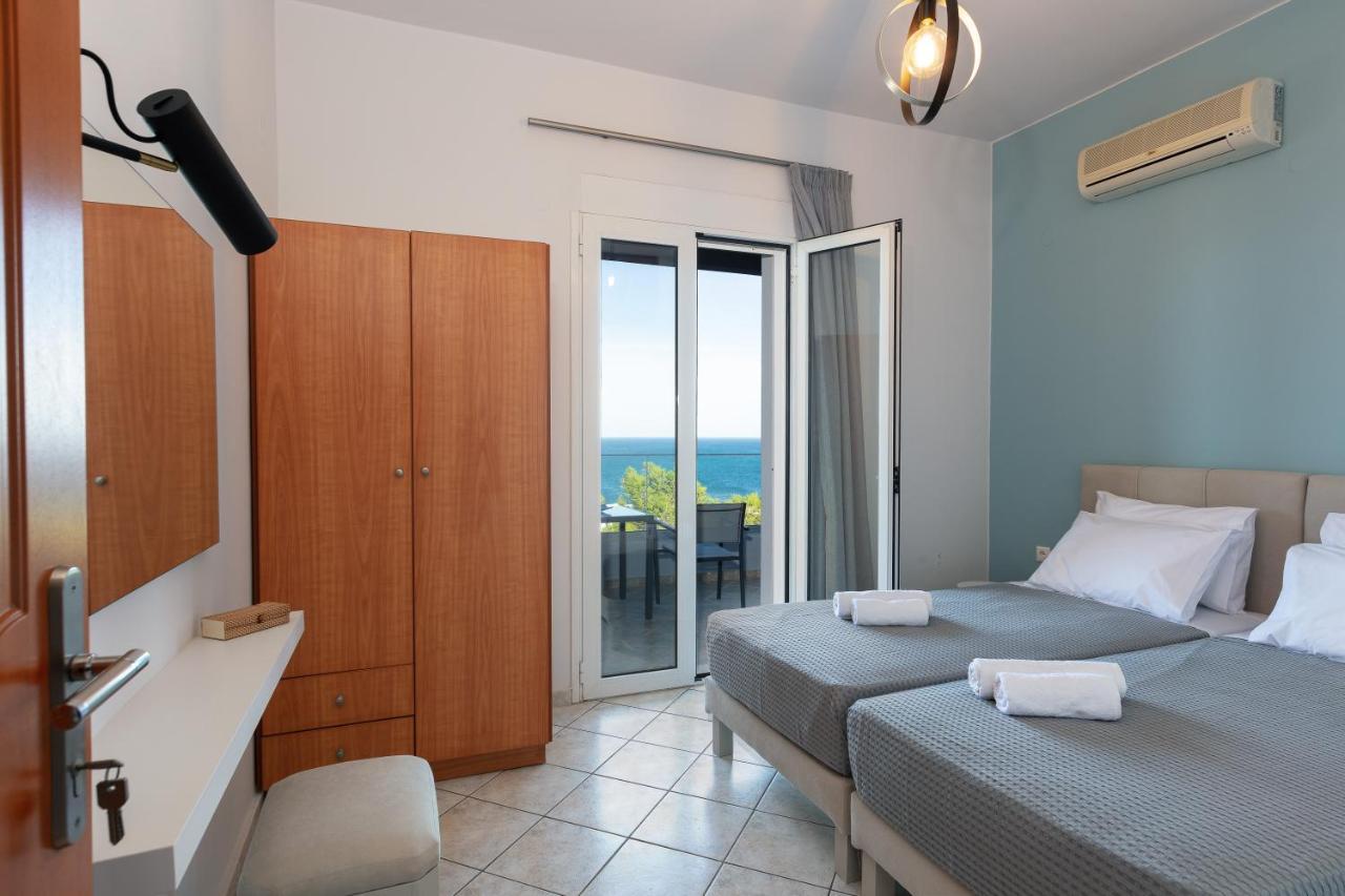 Pietra Di Mare Aparthotel Petres  ภายนอก รูปภาพ