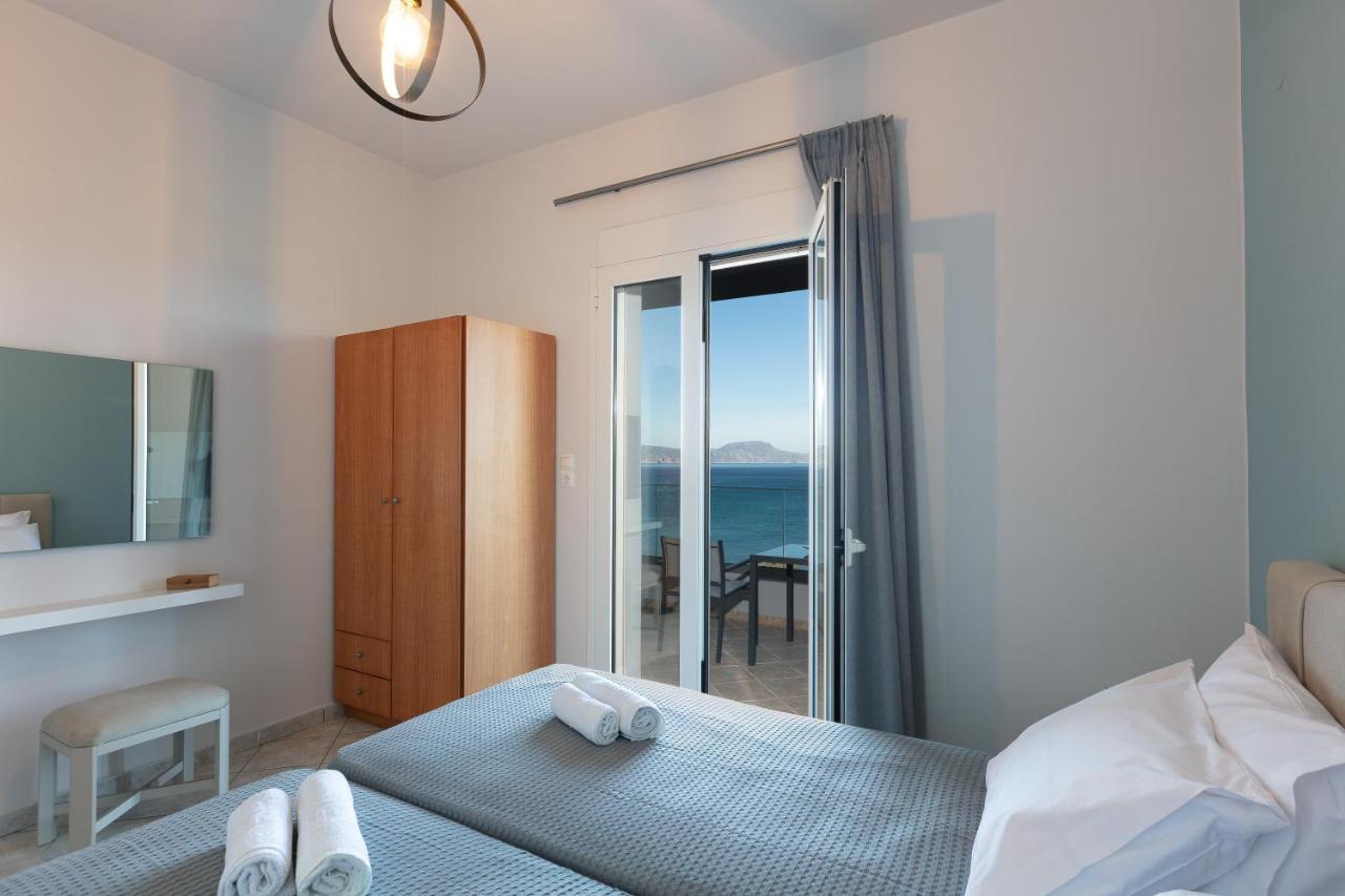 Pietra Di Mare Aparthotel Petres  ภายนอก รูปภาพ