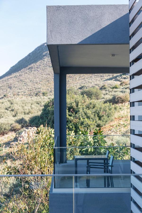 Pietra Di Mare Aparthotel Petres  ภายนอก รูปภาพ