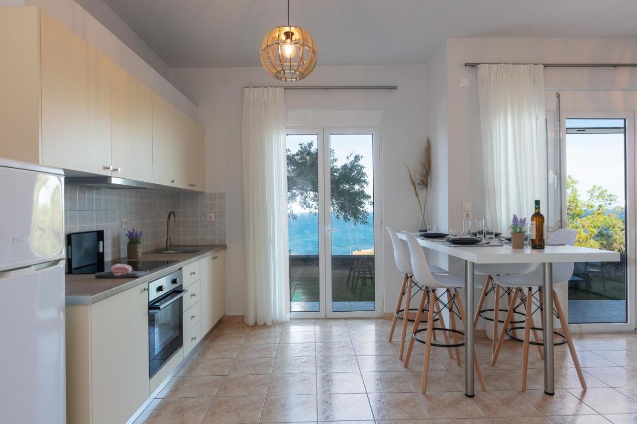 Pietra Di Mare Aparthotel Petres  ภายนอก รูปภาพ