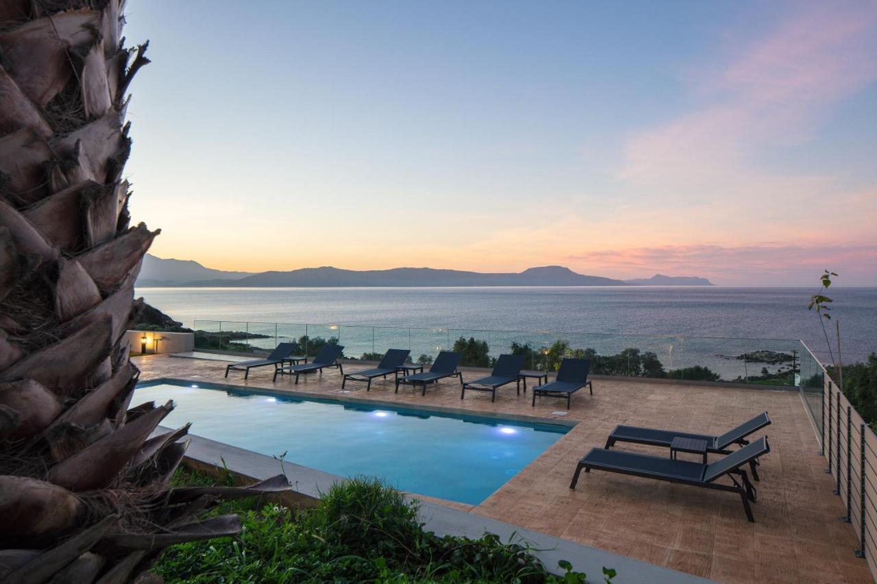 Pietra Di Mare Aparthotel Petres  ภายนอก รูปภาพ